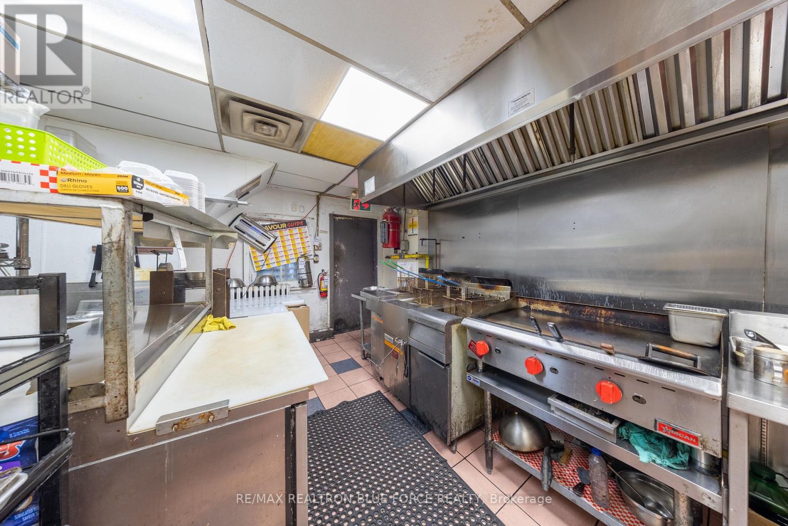 1100 Eglinton Avenue W, Toronto (Forest Hill North), Ontario  M6C 2E2 - Photo 17 - C14123176