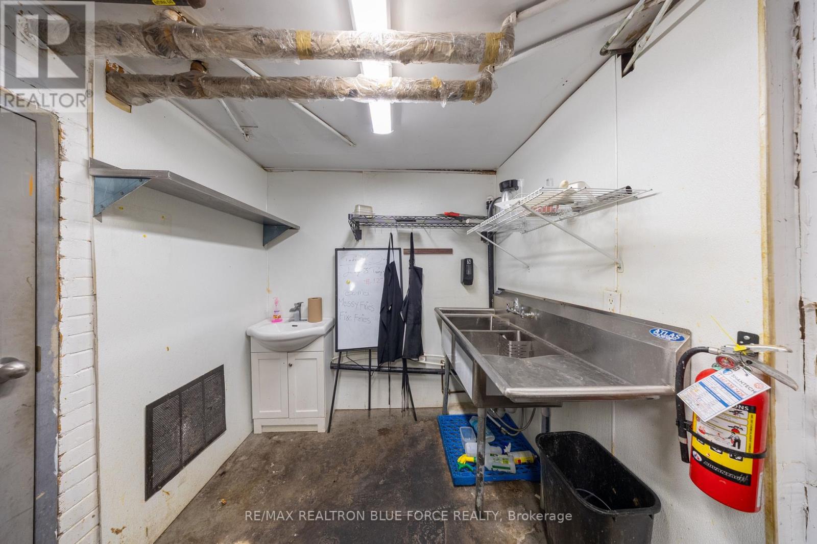 1100 Eglinton Avenue W, Toronto (Forest Hill North), Ontario  M6C 2E2 - Photo 31 - C14123176