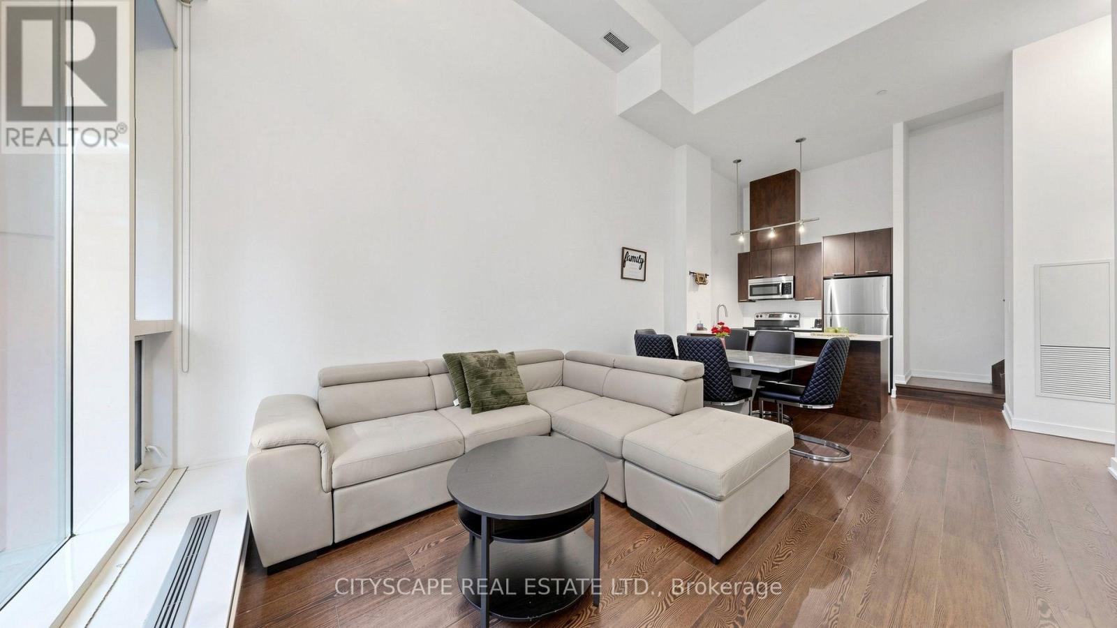 Th03 - 20 Bruyeres Mews, Toronto, Ontario  M5V 0G8 - Photo 11 - C13796142