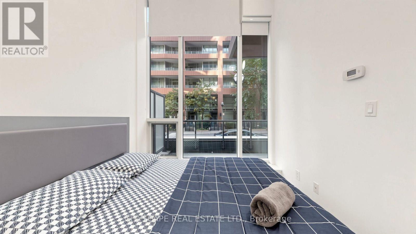 Th03 - 20 Bruyeres Mews, Toronto, Ontario  M5V 0G8 - Photo 8 - C13796142