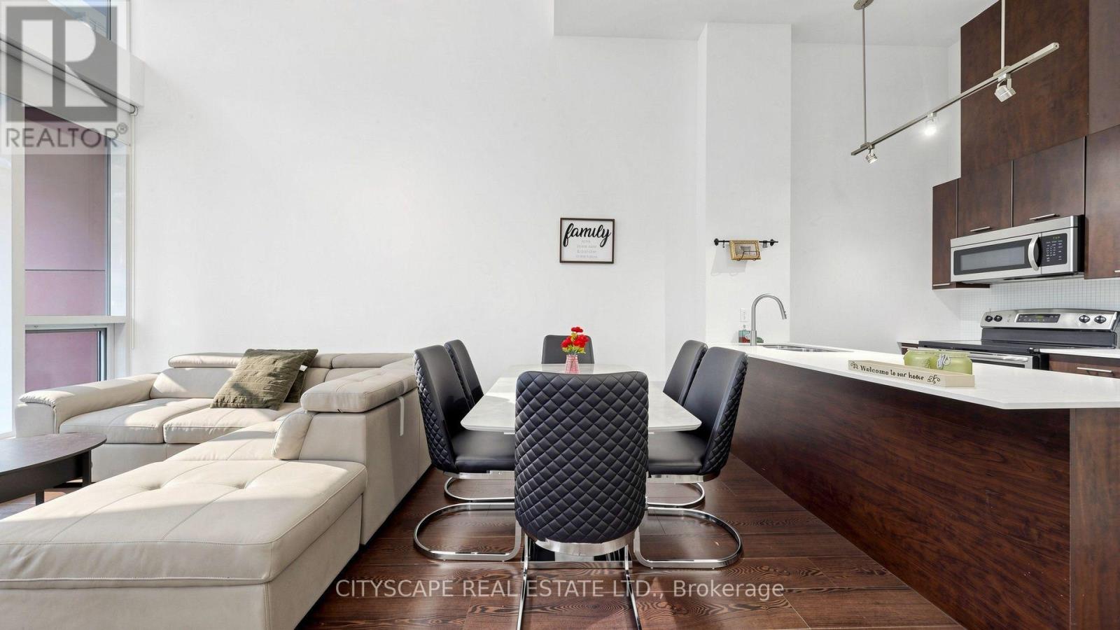 Th03 - 20 Bruyeres Mews, Toronto, Ontario  M5V 0G8 - Photo 7 - C13796142