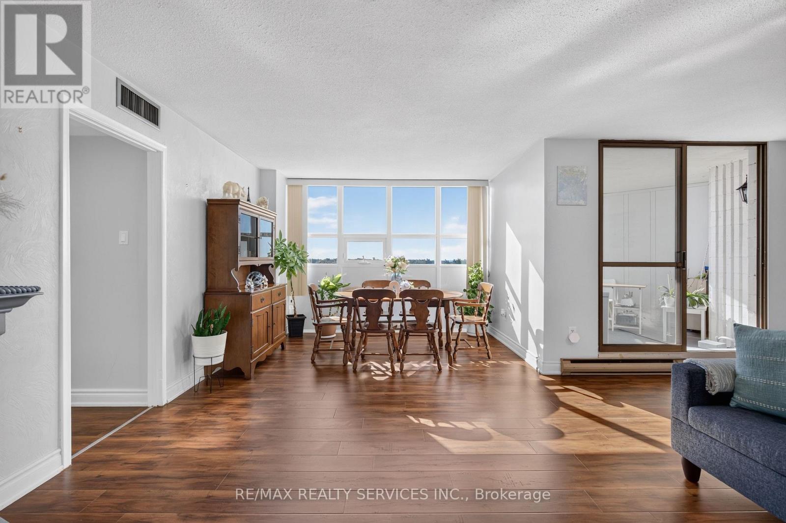 1101 - 2323 Confederation Parkway, Mississauga (Cooksville), Ontario  L5B 1R6 - Photo 11 - W14123228