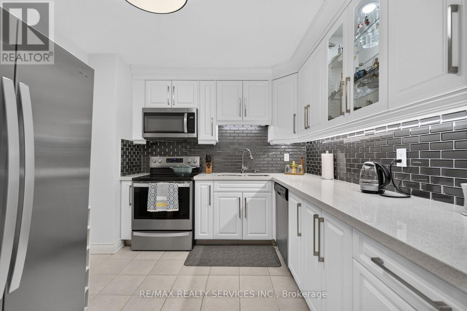 1101 - 2323 Confederation Parkway, Mississauga (Cooksville), Ontario  L5B 1R6 - Photo 17 - W14123228
