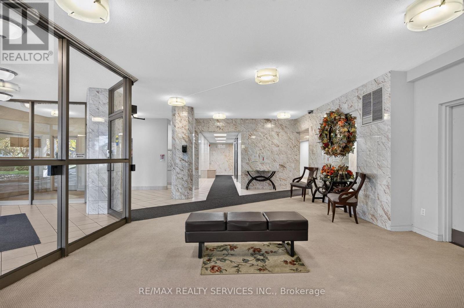 1101 - 2323 Confederation Parkway, Mississauga (Cooksville), Ontario  L5B 1R6 - Photo 4 - W14123228
