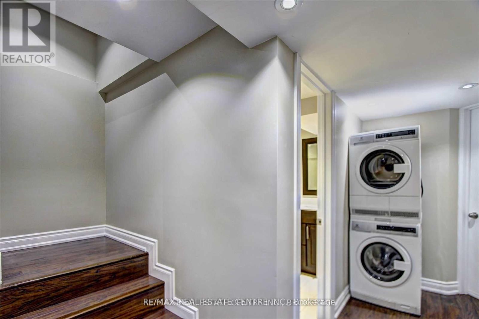 (Lower) - 6393 Seaver Road, Mississauga, Ontario  L5V 2J2 - Photo 2 - W14114982