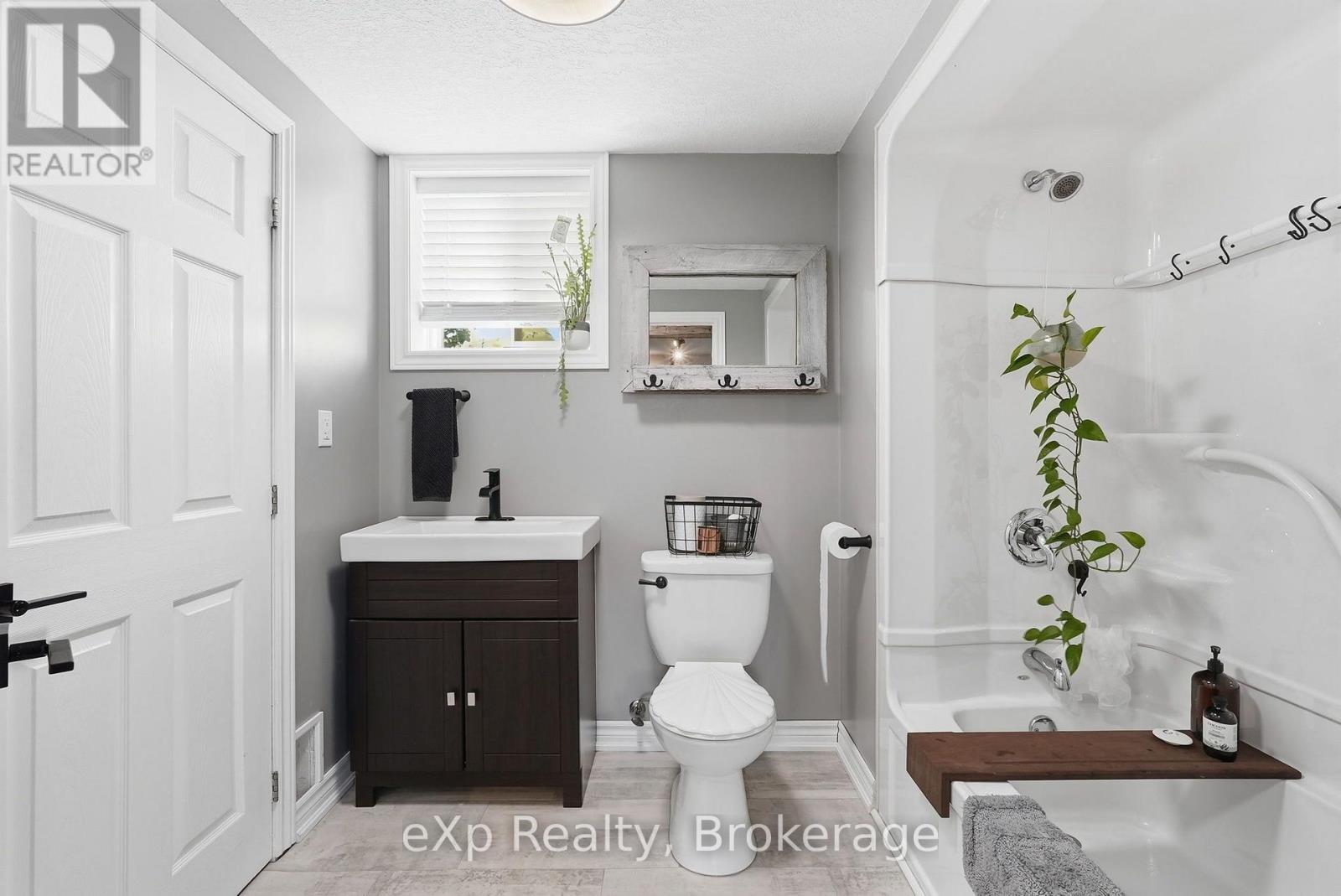 541 Oakview Crescent, Wellington North (Mount Forest), Ontario  N0G 2L2 - Photo 28 - X14123252