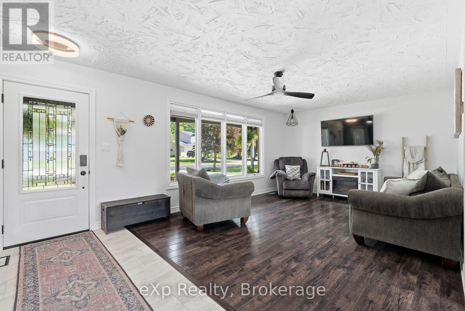 541 Oakview Crescent, Wellington North (Mount Forest), Ontario  N0G 2L2 - Photo 6 - X14123252