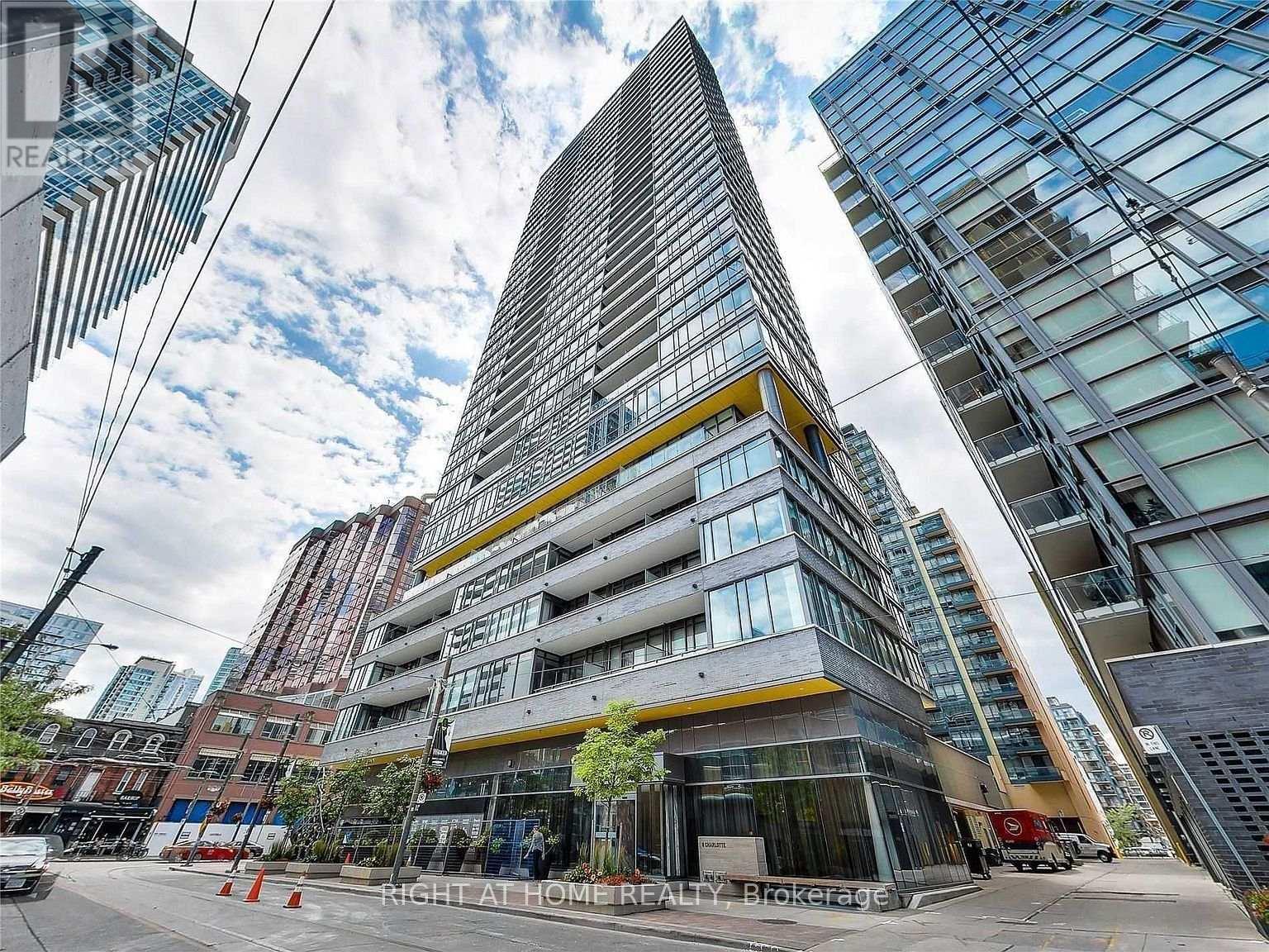 902 - 8 CHARLOTTE STREET, Toronto, Ontario