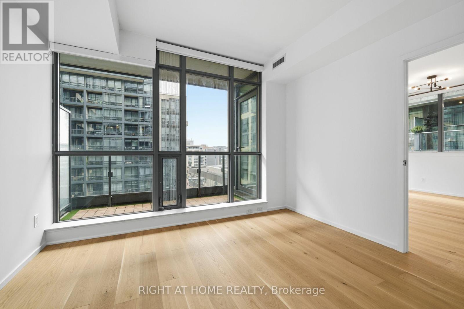 902 - 8 Charlotte Street, Toronto, Ontario  M5V 0K4 - Photo 18 - C14122712