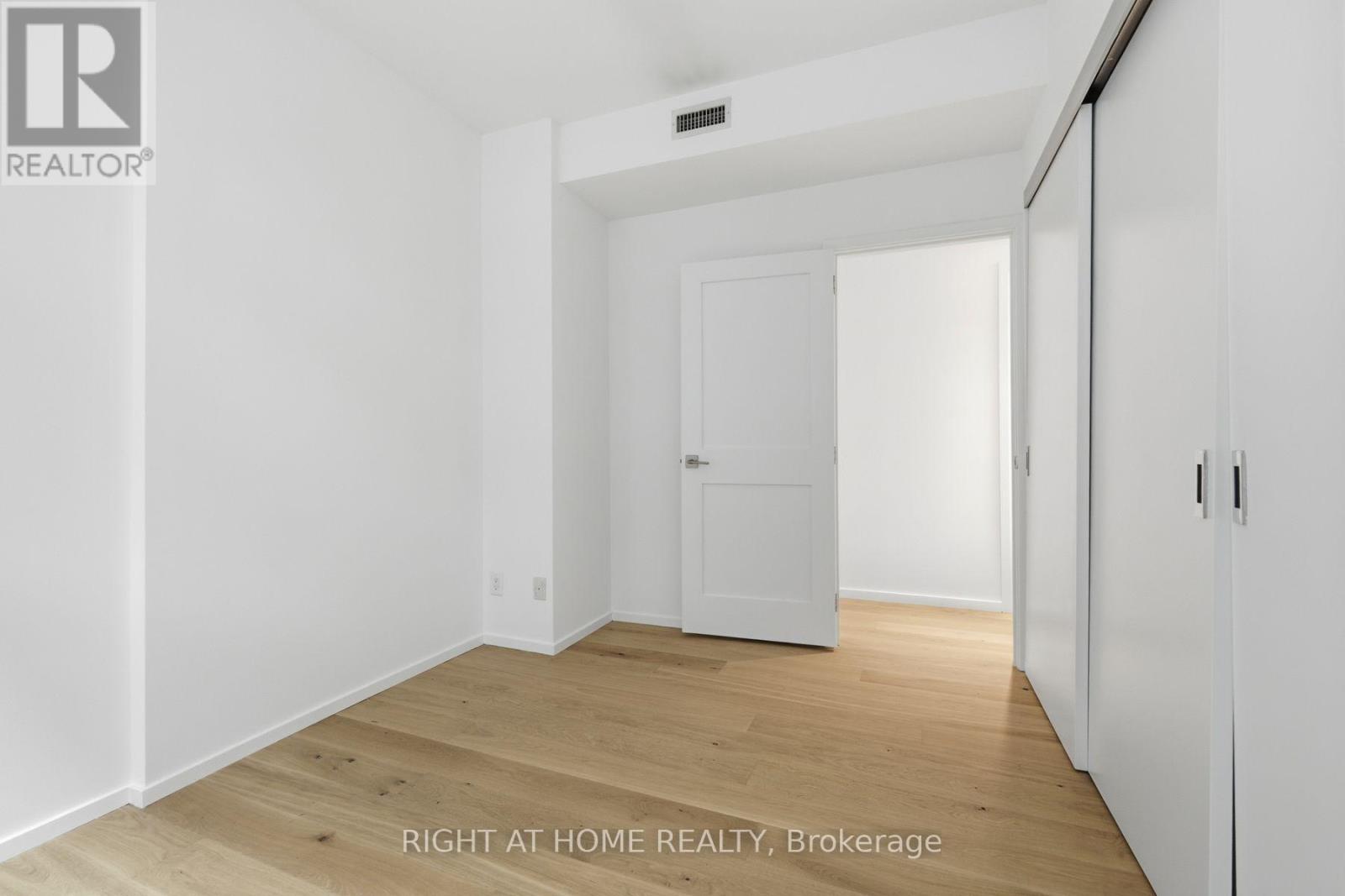 902 - 8 Charlotte Street, Toronto, Ontario  M5V 0K4 - Photo 25 - C14122712