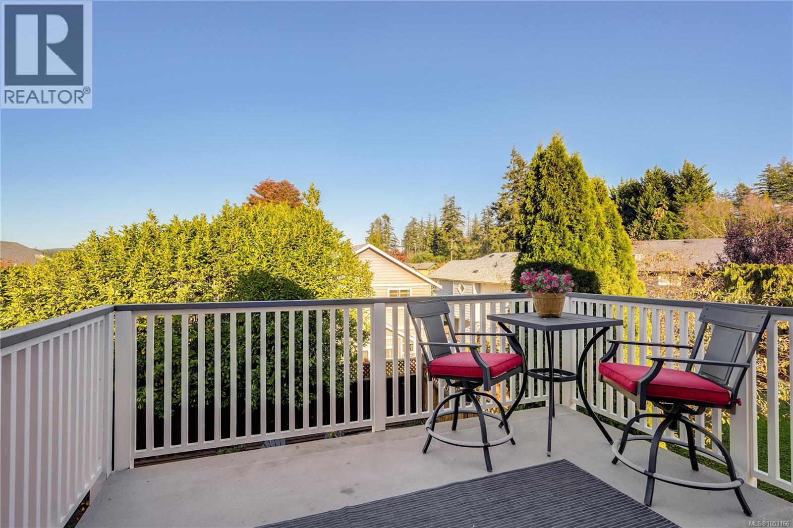 8 Stoneridge Dr