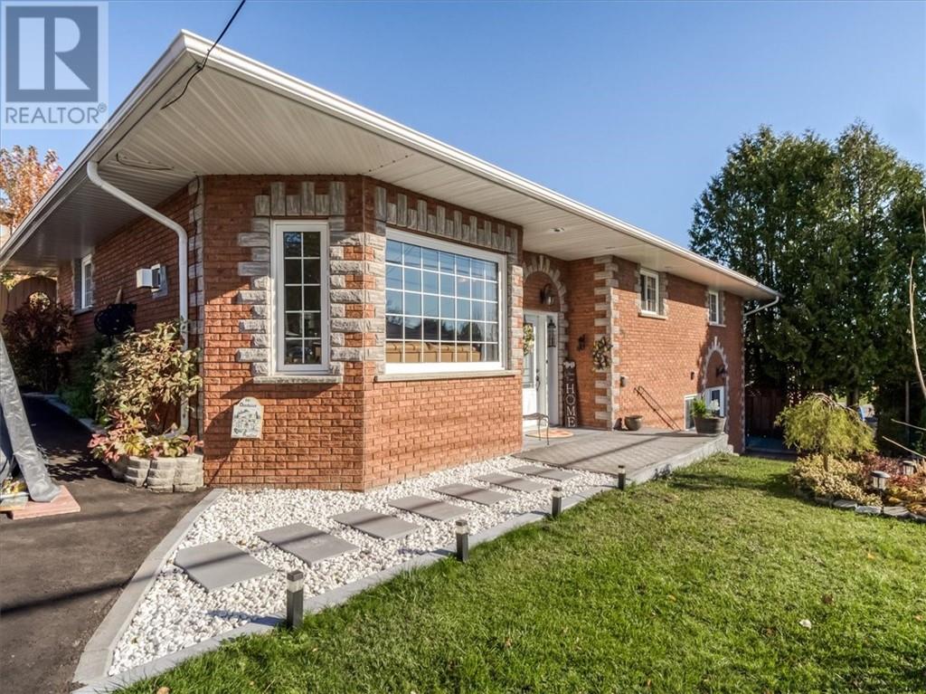 87 Main Street W, Chelmsford, Ontario