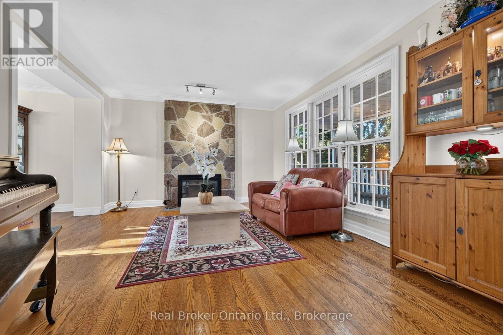 18 Kingsview Boulevard E, Brampton, Ontario  L6Y 1C3 - Photo 10 - W14123380