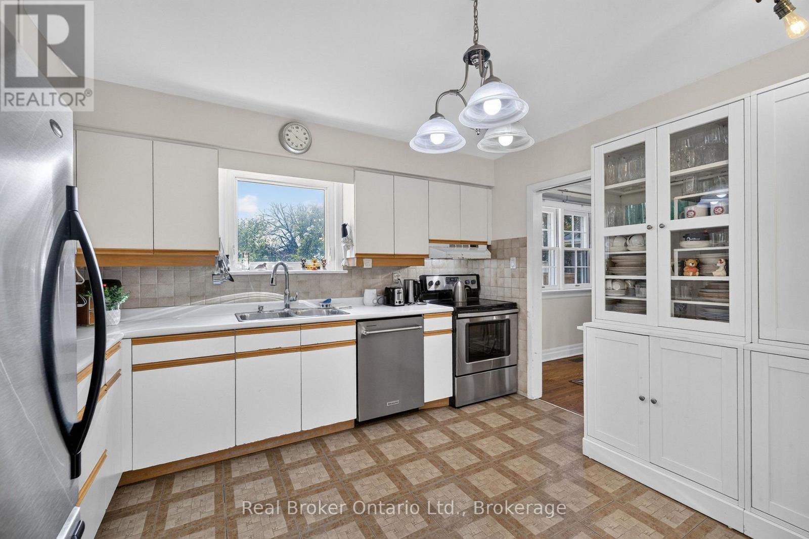 18 Kingsview Boulevard E, Brampton, Ontario  L6Y 1C3 - Photo 18 - W14123380