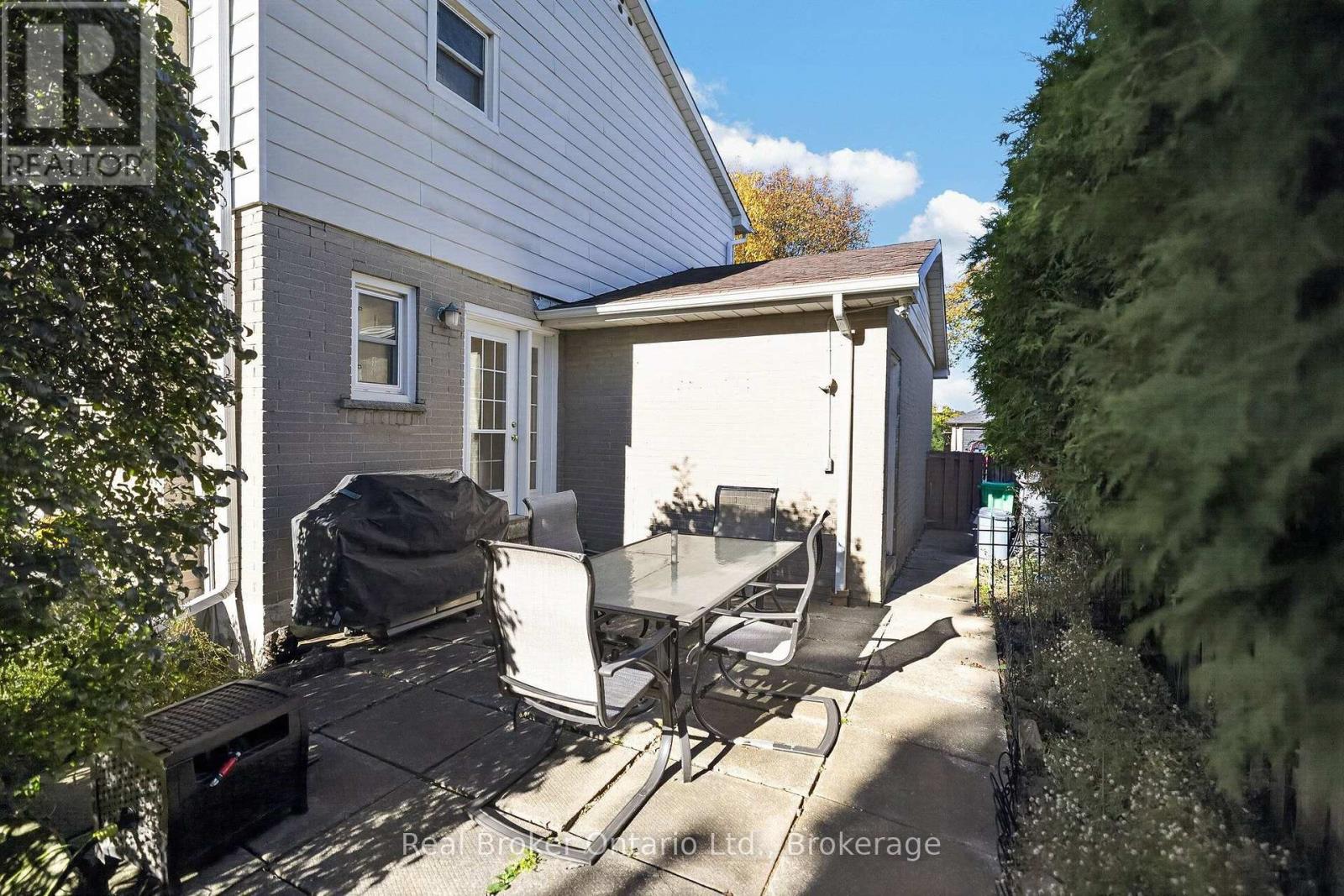 18 Kingsview Boulevard E, Brampton, Ontario  L6Y 1C3 - Photo 38 - W14123380