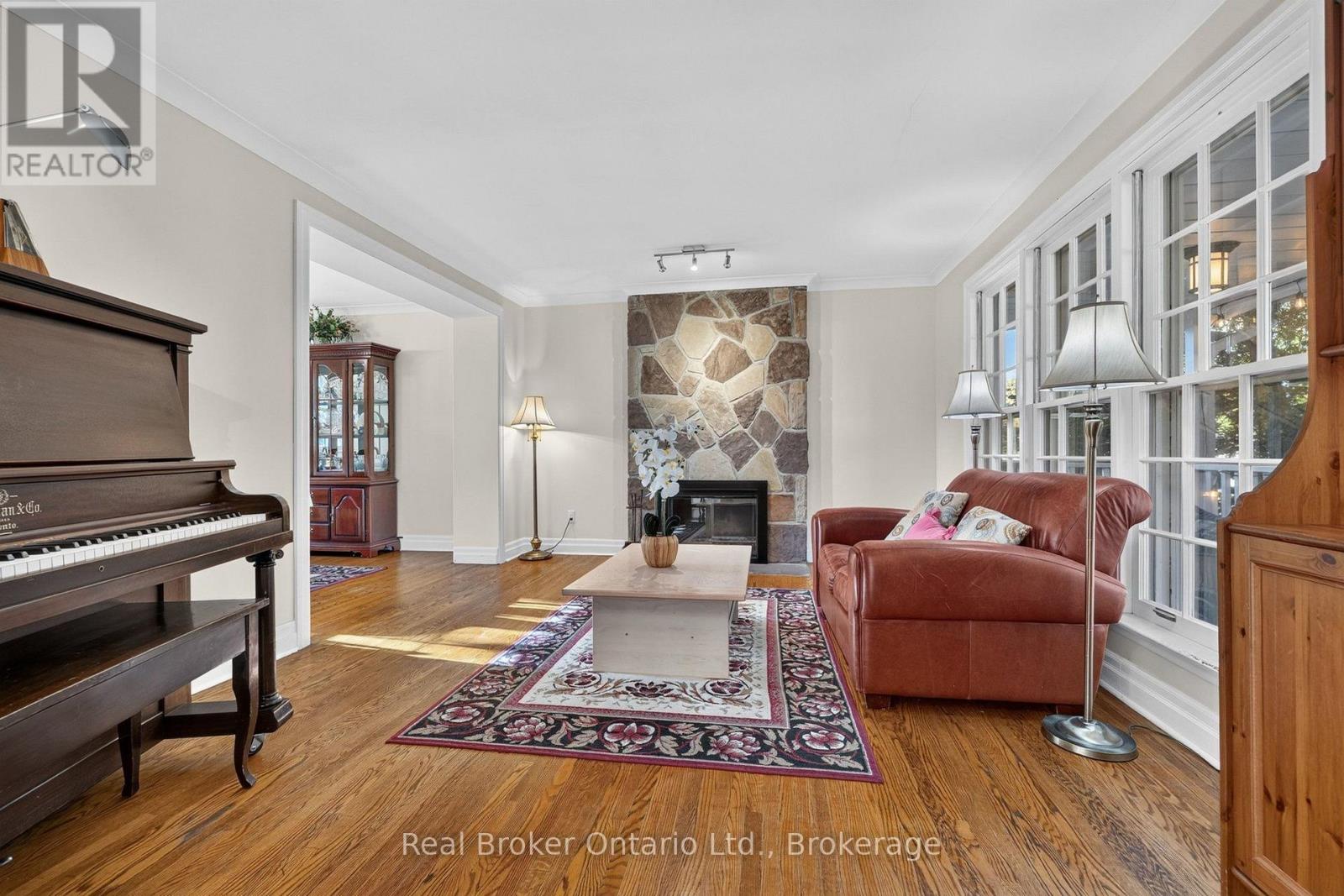 18 Kingsview Boulevard E, Brampton, Ontario  L6Y 1C3 - Photo 9 - W14123380