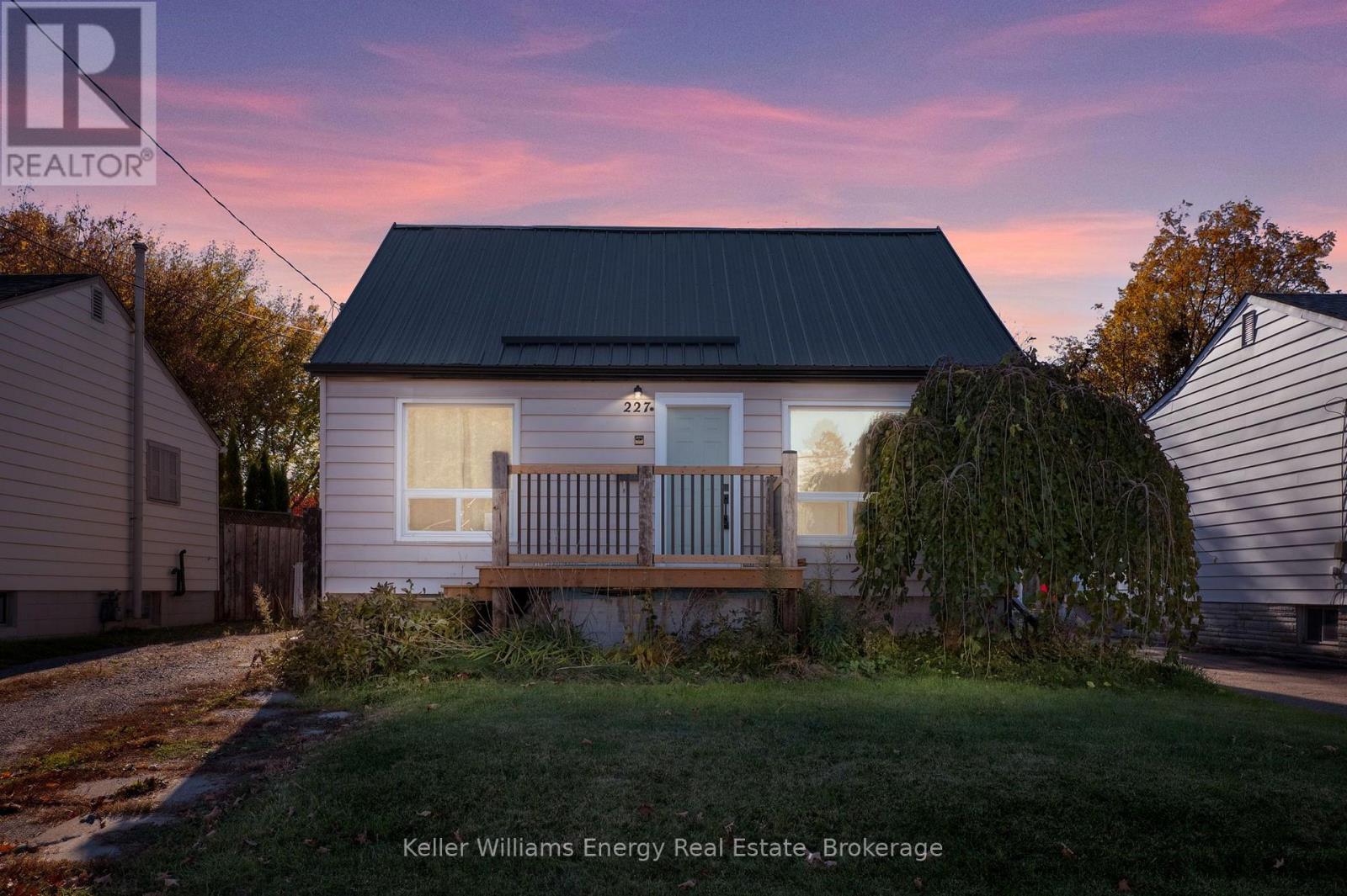 227 MARQUETTE AVENUE, oshawa (vanier), Ontario