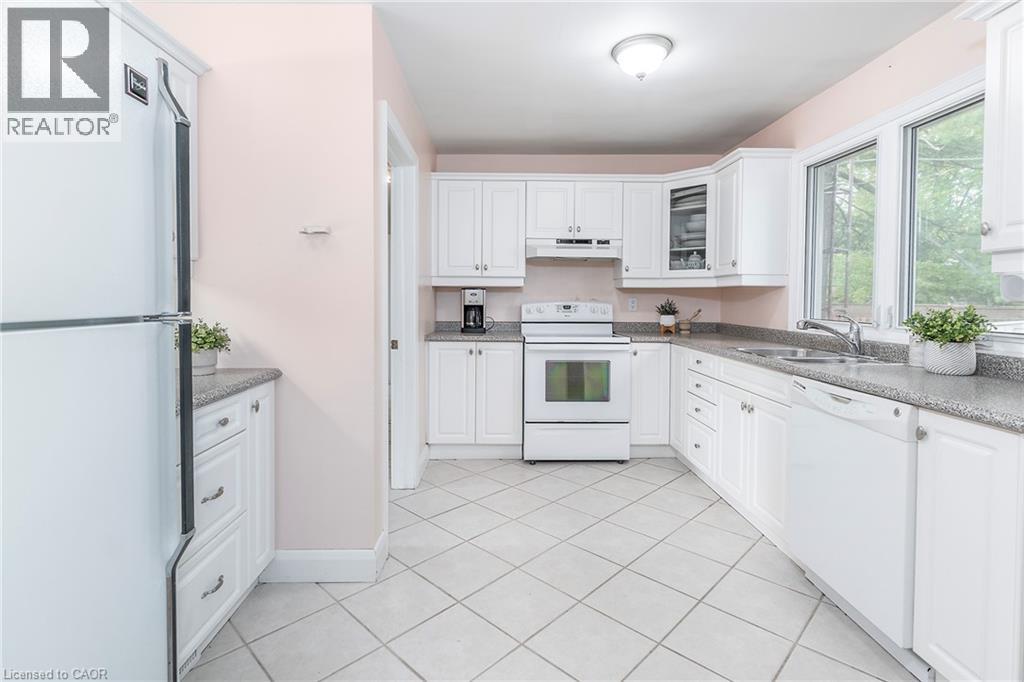 2455 Rebecca Street, Oakville, Ontario  L6L 2B1 - Photo 11 - 40874427