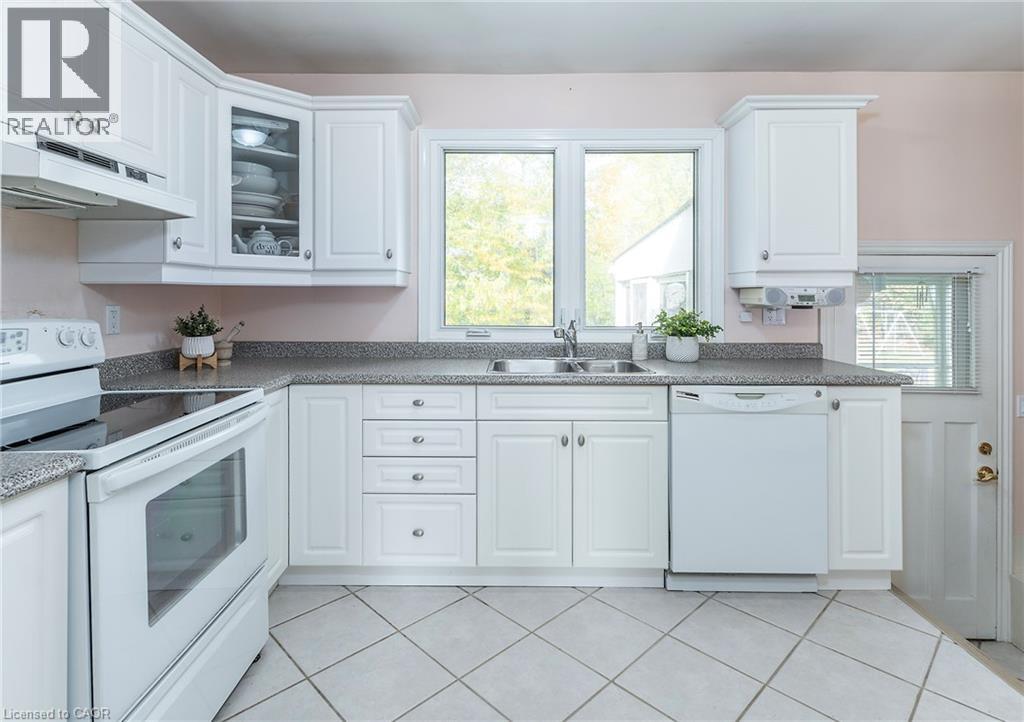 2455 Rebecca Street, Oakville, Ontario  L6L 2B1 - Photo 13 - 40874427