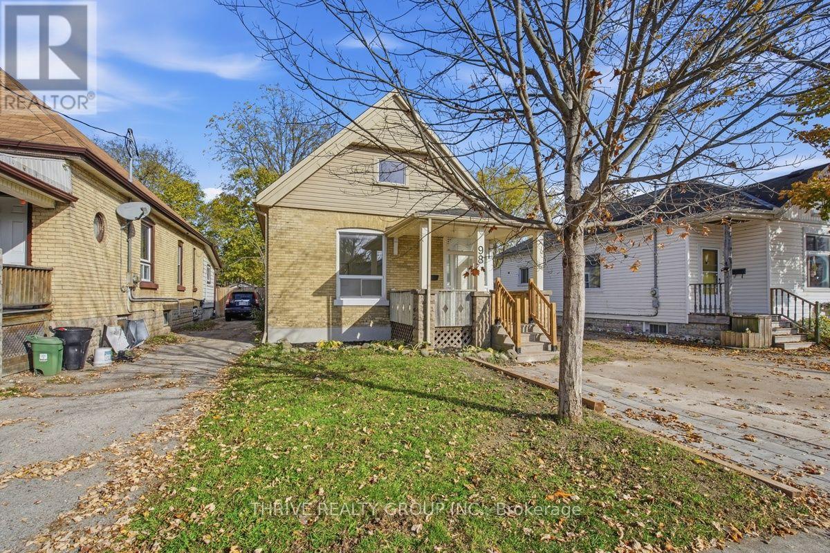 98 Mamelon Street E, London East (East L), Ontario  N5Z 1Y1 - Photo 3 - X14123344