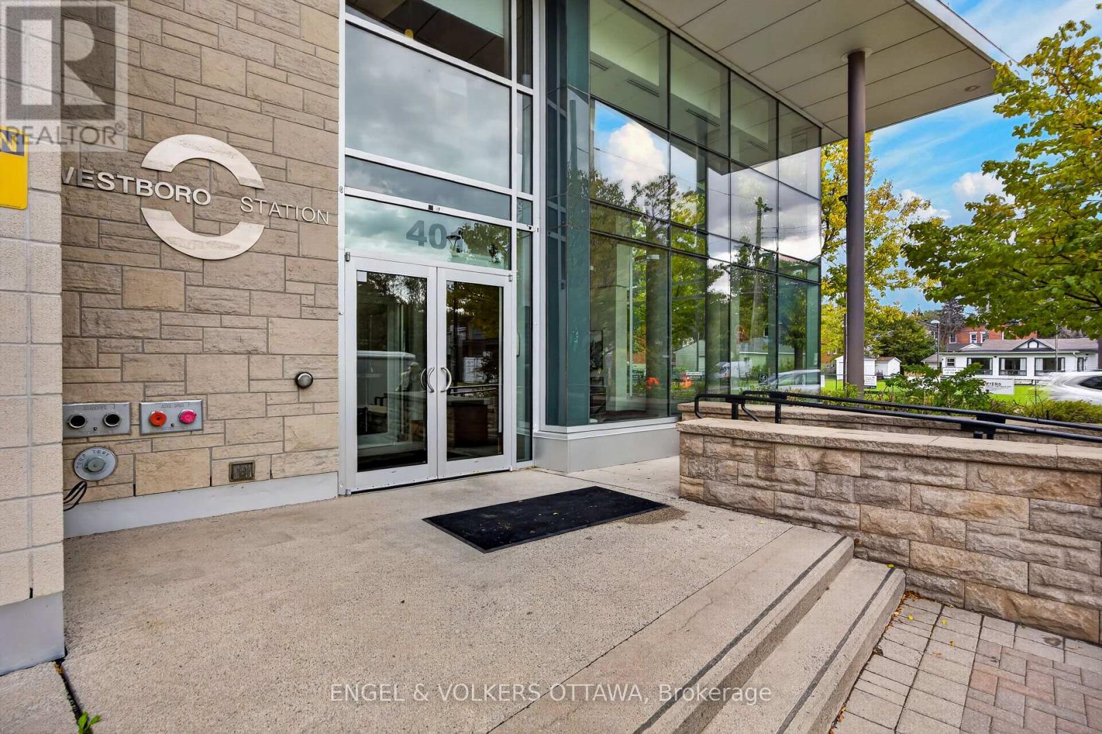 703 - 401 Golden Avenue, Ottawa, Ontario  K2A 1H4 - Photo 2 - X14123320