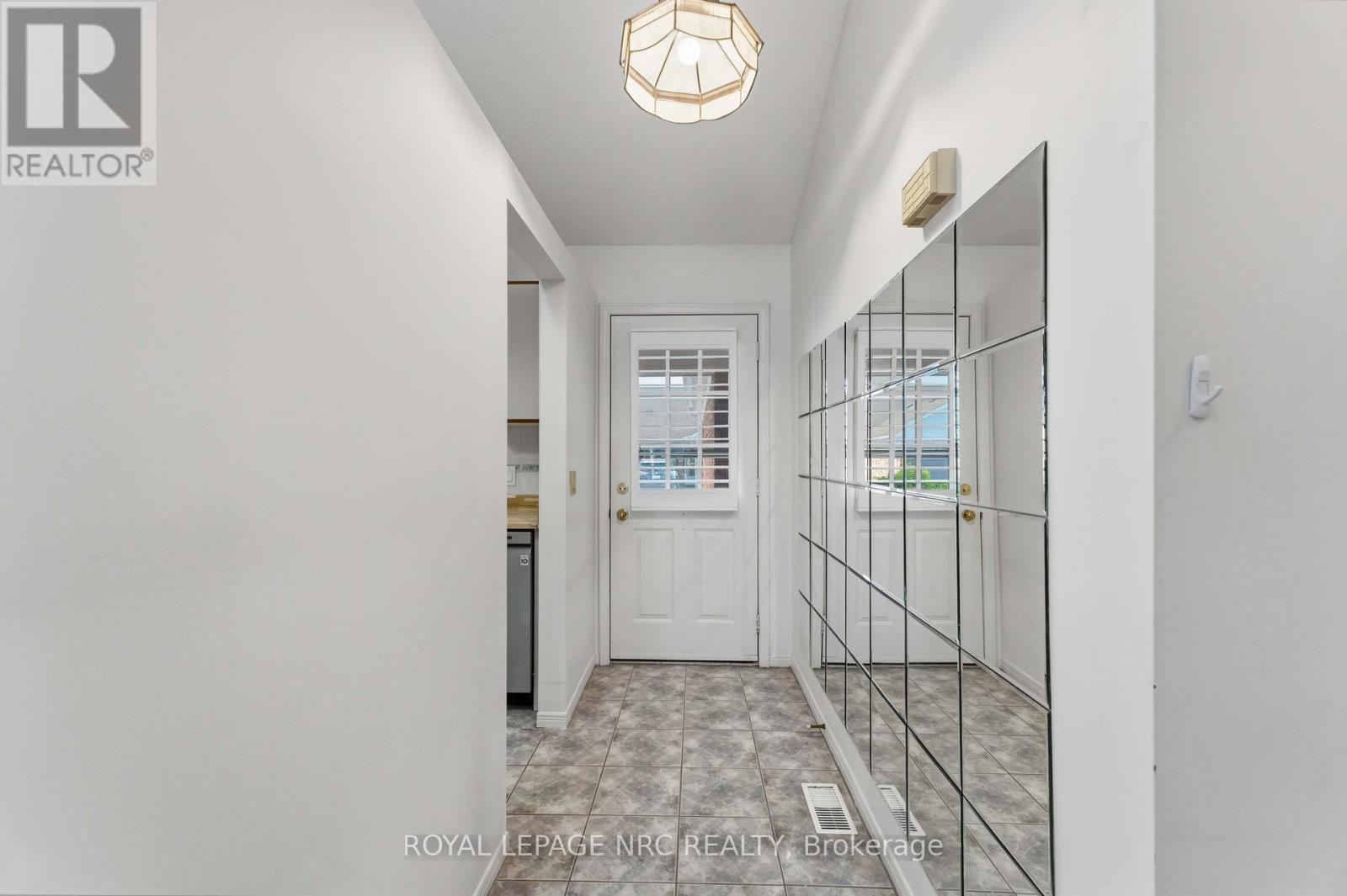 4112 Apple Blossom Lane, Lincoln, Ontario  L0R 2C0 - Photo 4 - X14123342