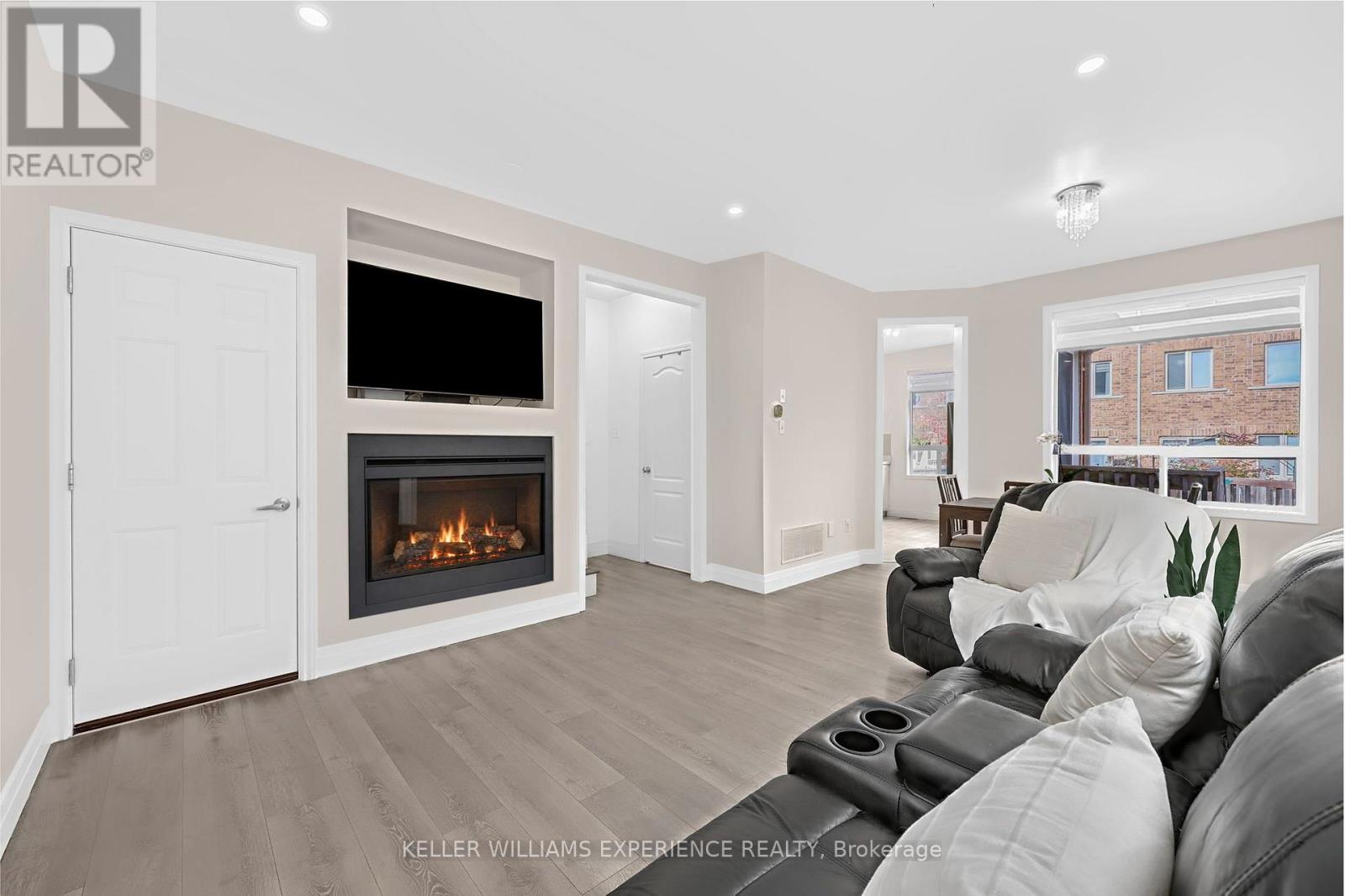 1429 Weir Chase, Mississauga (East Credit), Ontario  L5V 2X1 - Photo 4 - W14123300