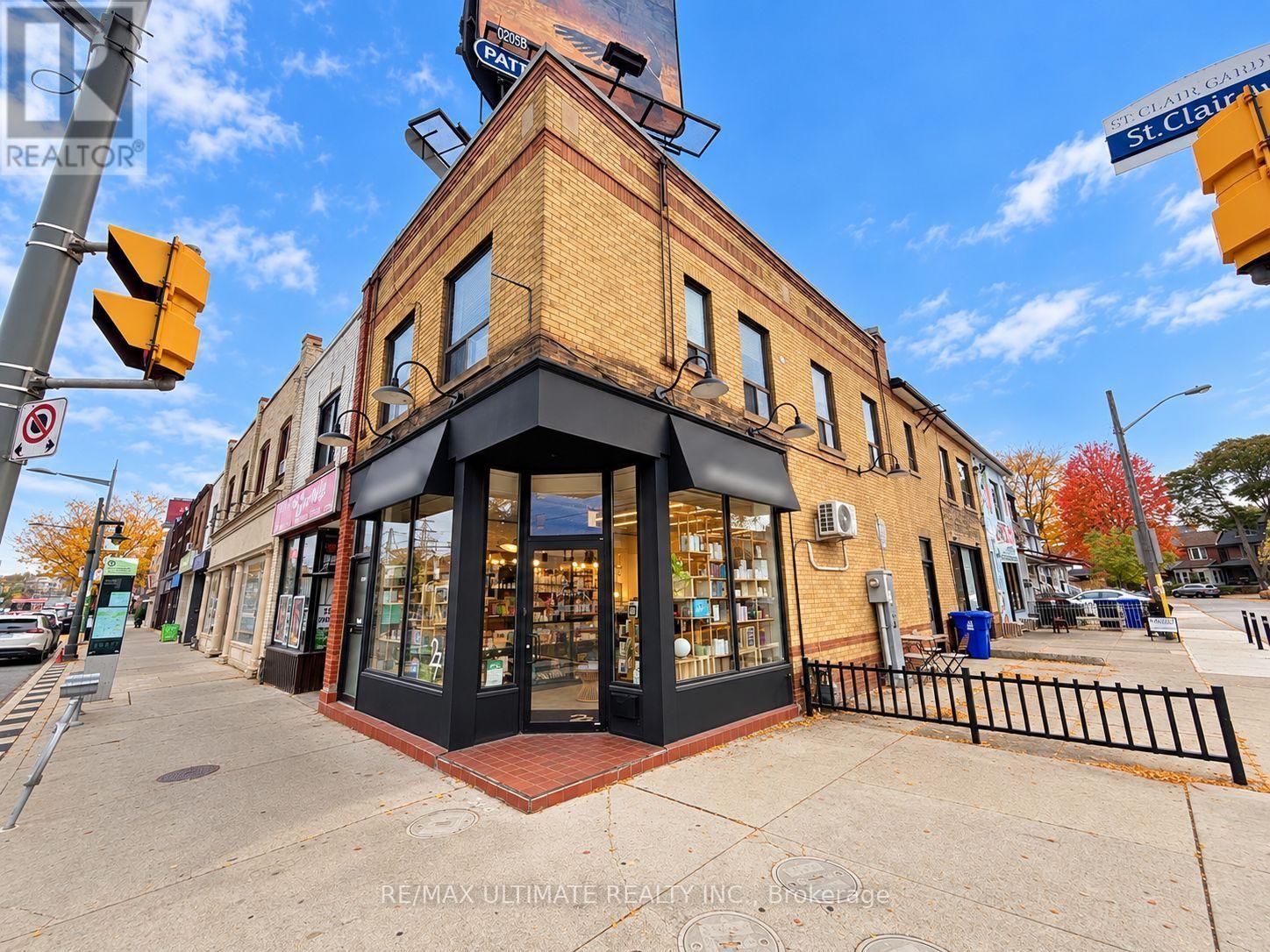 Main Floor - 1715 St Clair Avenue W, Toronto, Ontario  M6N 1J2 - Photo 1 - W14123312