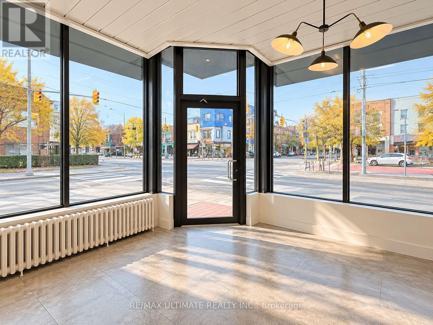 Main Floor - 1715 St Clair Avenue W, Toronto, Ontario  M6N 1J2 - Photo 4 - W14123312