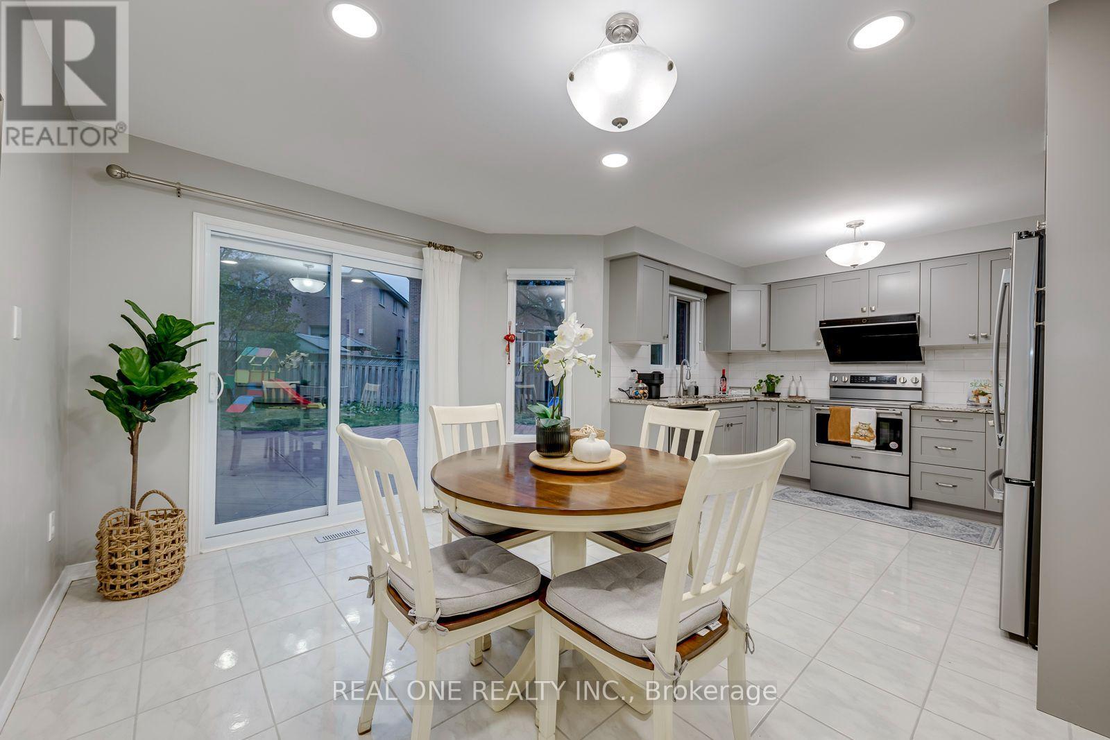 1515 Rosebank Court, Mississauga (East Credit), Ontario  L5M 5M7 - Photo 14 - W14123348
