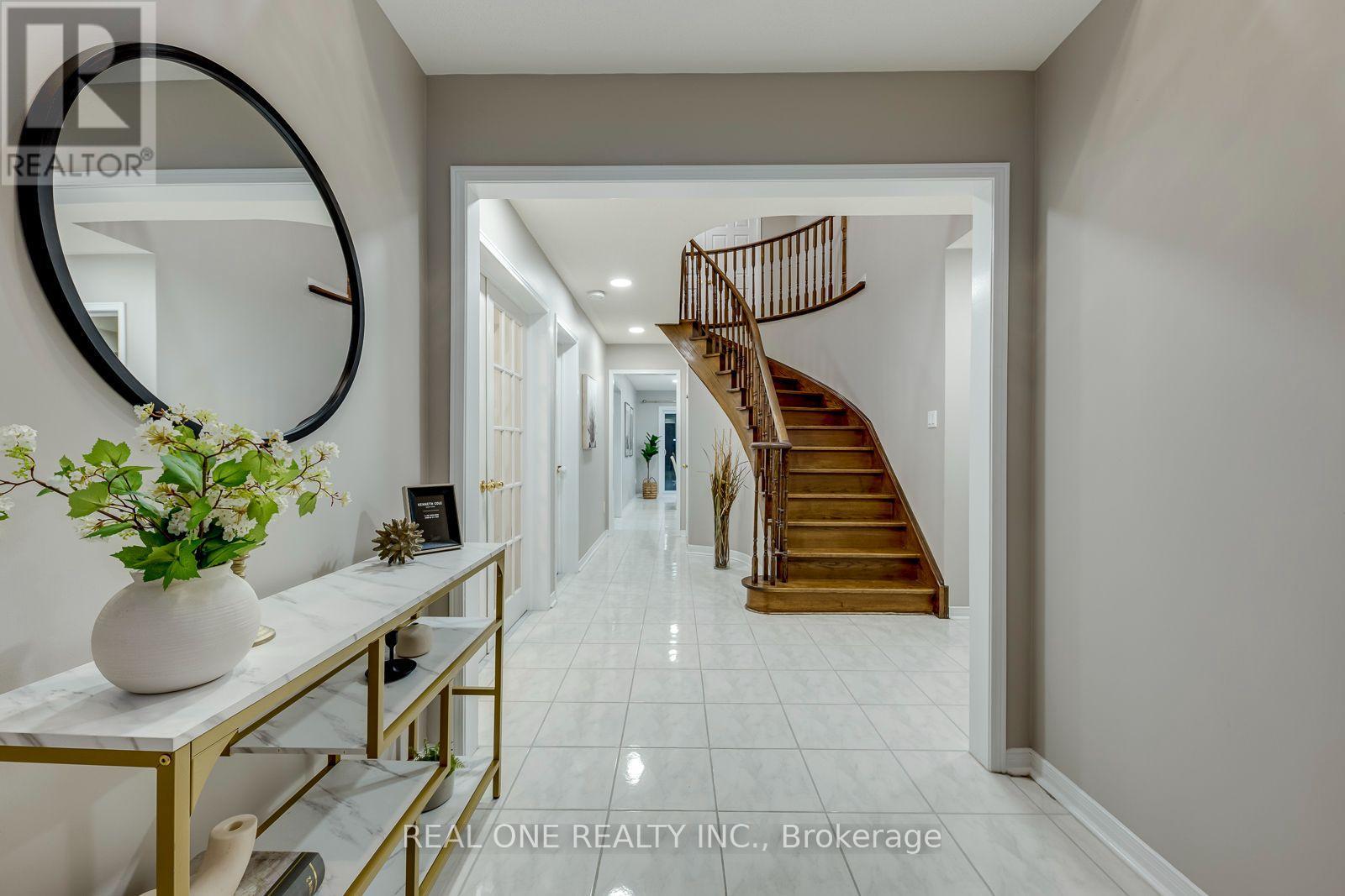 1515 Rosebank Court, Mississauga (East Credit), Ontario  L5M 5M7 - Photo 5 - W14123348