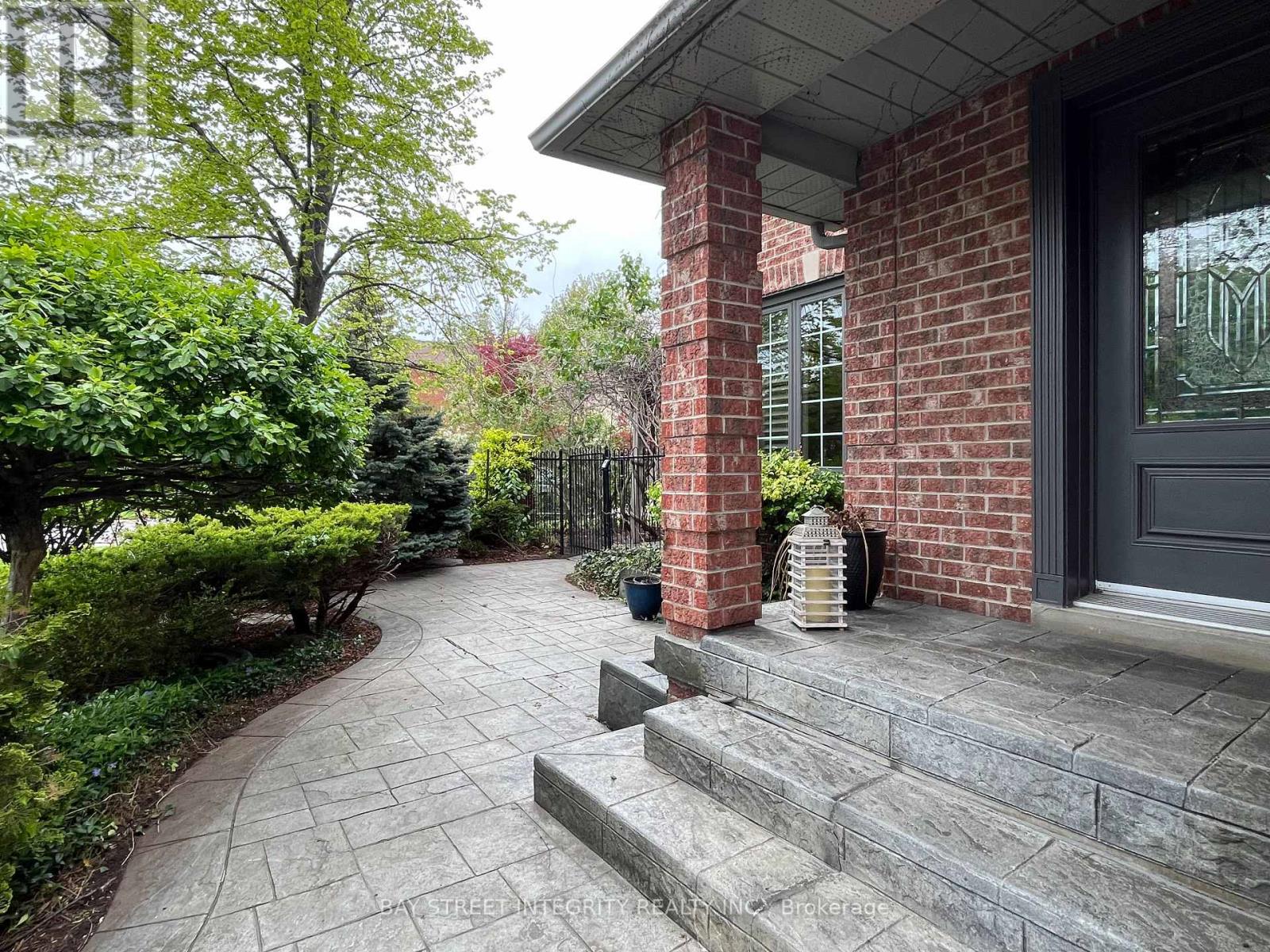 1179 Gable Drive, Oakville (Cv Clearview), Ontario  L6J 7N8 - Photo 2 - W14123368