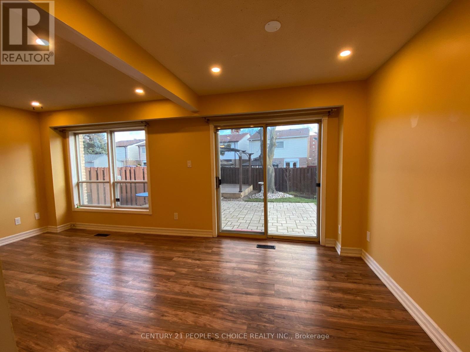 Unit1 - 128 Greenwich Square, Toronto, Ontario  M1J 3L3 - Photo 10 - E14123196