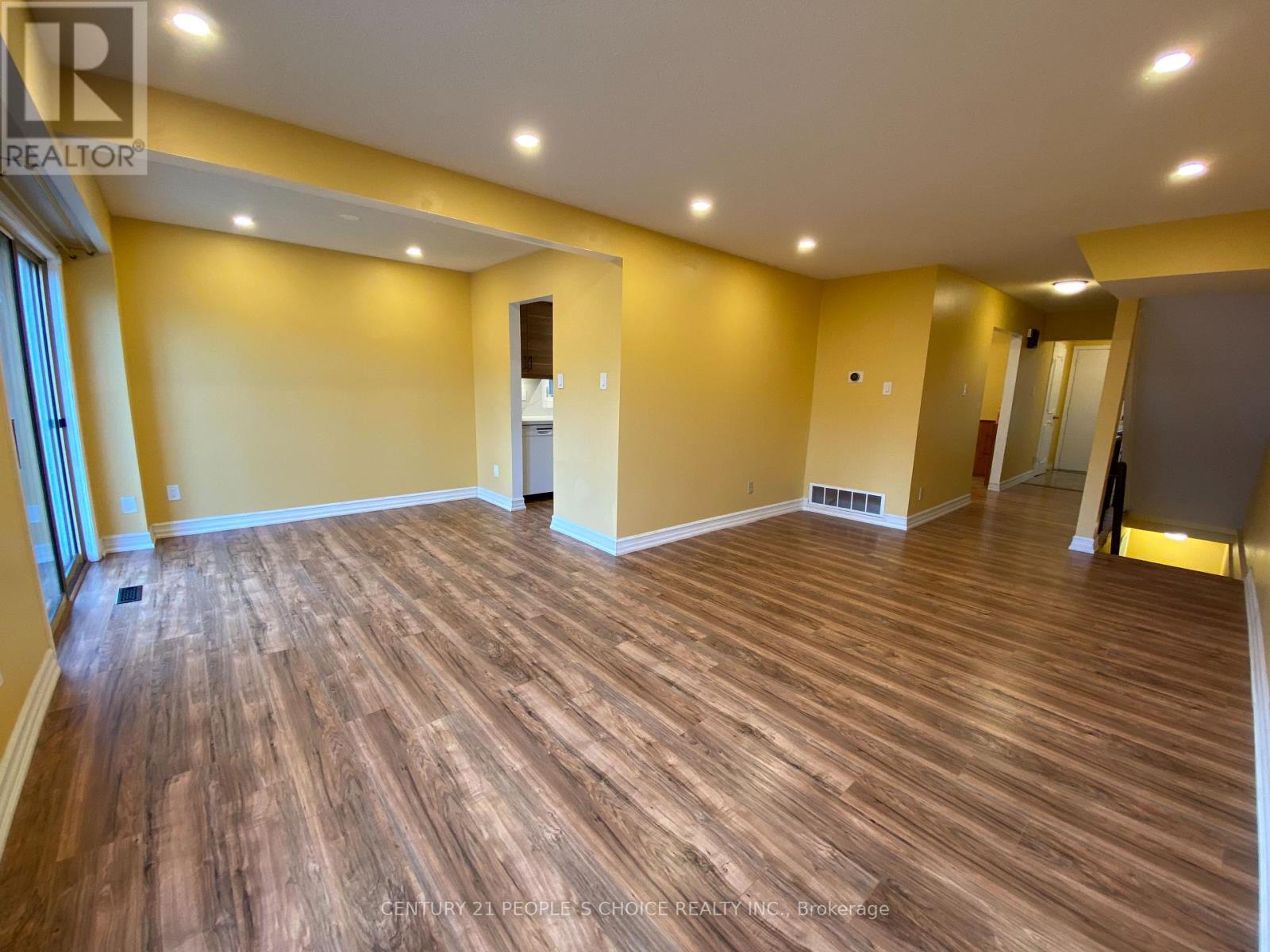 Unit1 - 128 Greenwich Square, Toronto, Ontario  M1J 3L3 - Photo 8 - E14123196