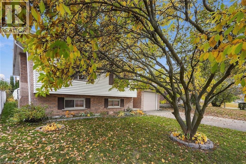 Detached for sale at 249 Rittenhouse Road, Country Hills West, Kitchener, Ontario, photo 3