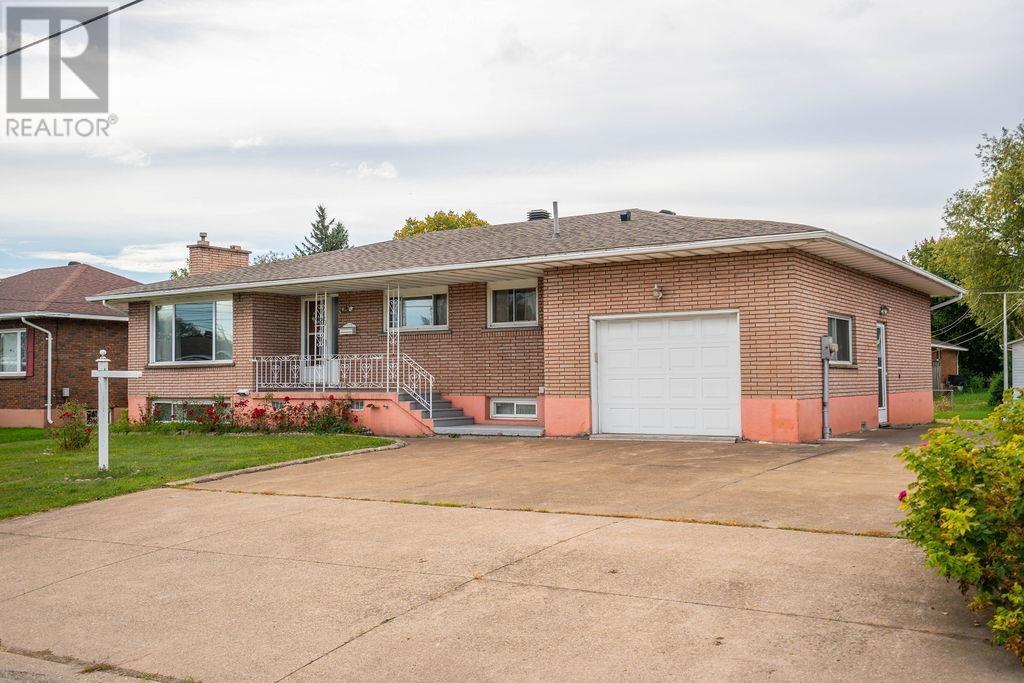 285 Spadina Ave, Sault Ste. Marie, Ontario  P6C 5E1 - Photo 2 - SM262717