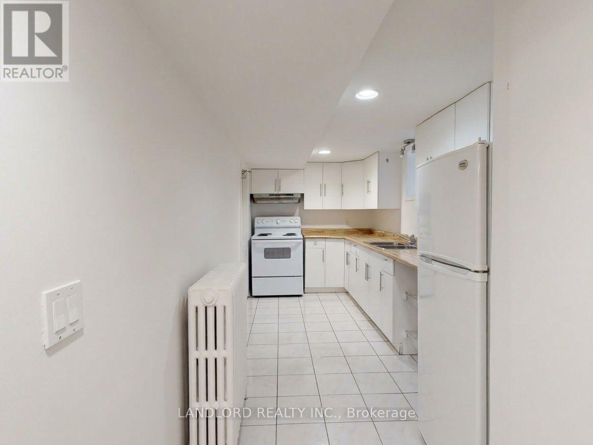 Bsmt - 114 Bellefair Avenue, Toronto, Ontario  M4L 3T8 - Photo 4 - E13869192