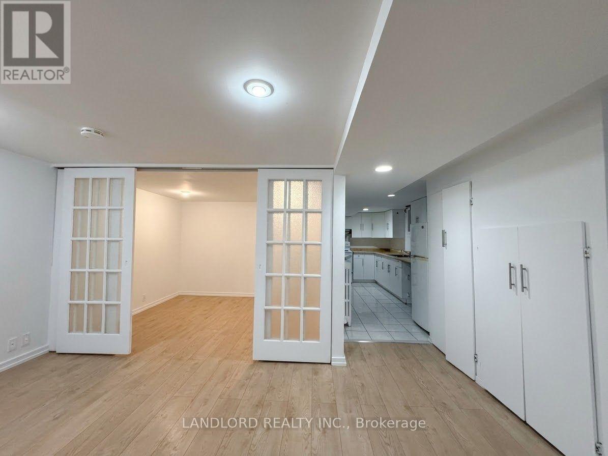 Bsmt - 114 Bellefair Avenue, Toronto, Ontario  M4L 3T8 - Photo 8 - E13869192