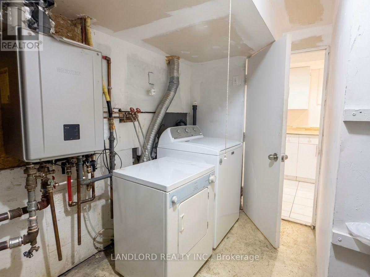 Bsmt - 114 Bellefair Avenue, Toronto, Ontario  M4L 3T8 - Photo 15 - E13869192