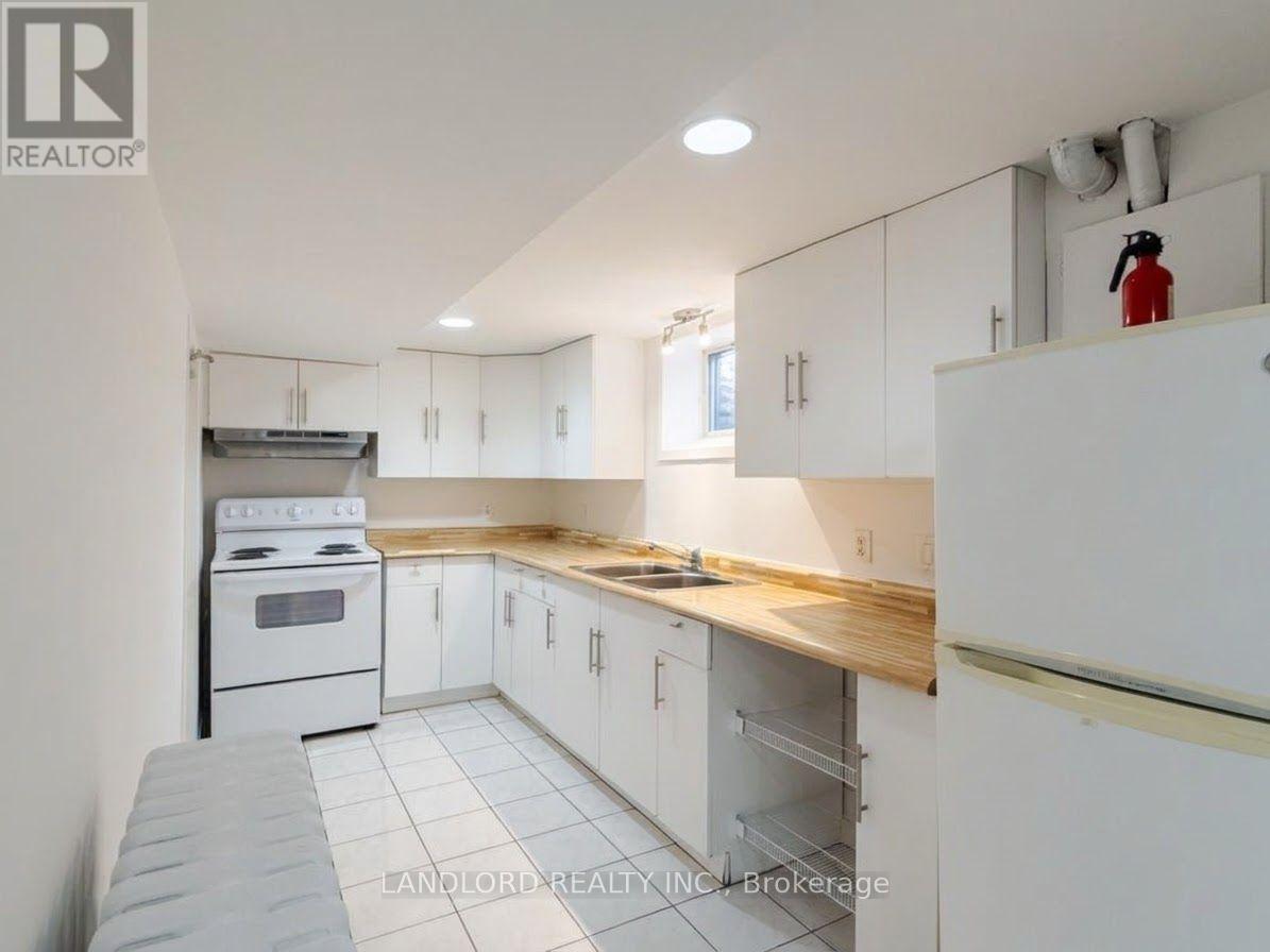 Bsmt - 114 Bellefair Avenue, Toronto, Ontario  M4L 3T8 - Photo 5 - E13869192