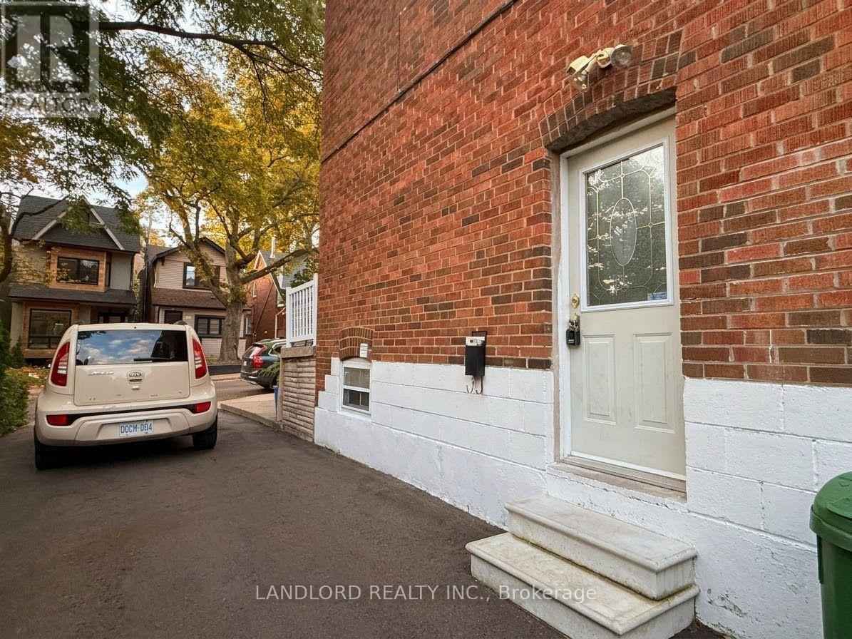 Bsmt - 114 Bellefair Avenue, Toronto, Ontario  M4L 3T8 - Photo 17 - E13869192