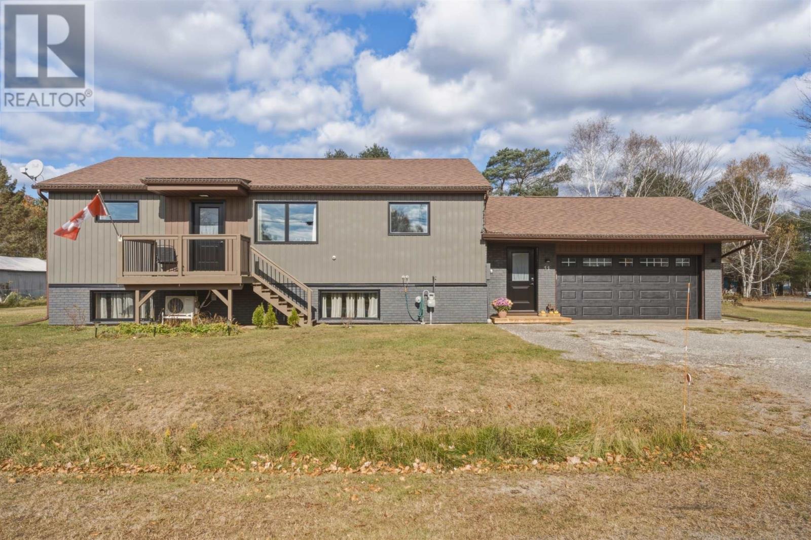 11 King ST, Iron Bridge, Ontario