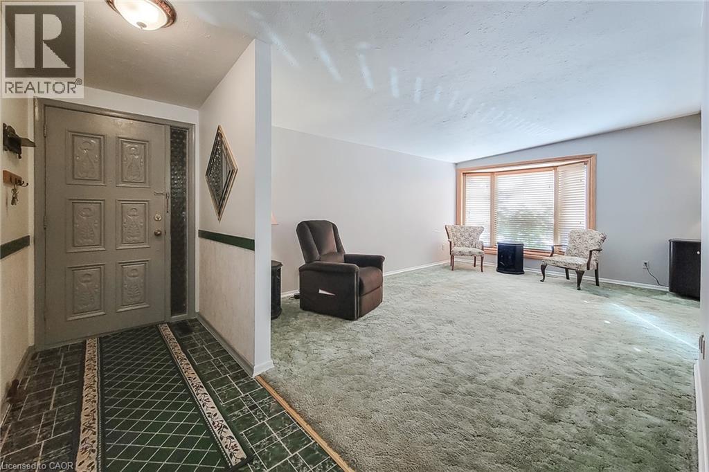 286 Mohawk Road W, Hamilton, Ontario  L9C 1W3 - Photo 3 - 40872405