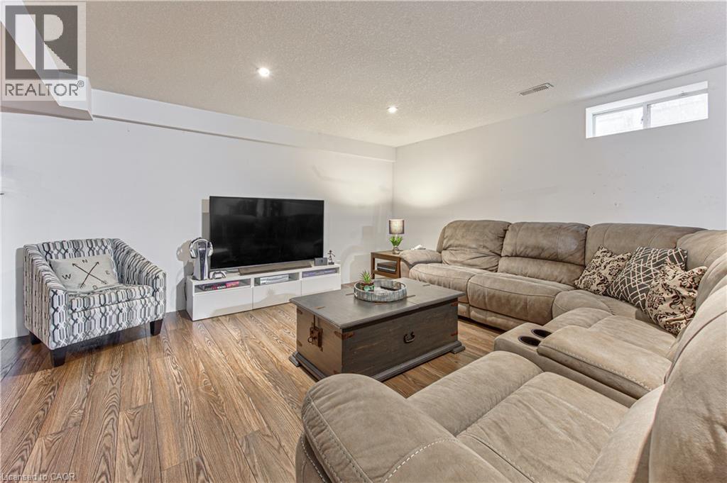 87 Isaiah Drive, Kitchener, Ontario  N2E 0B2 - Photo 34 - 40874106
