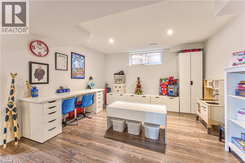 87 Isaiah Drive, Kitchener, Ontario  N2E 0B2 - Photo 36 - 40874106