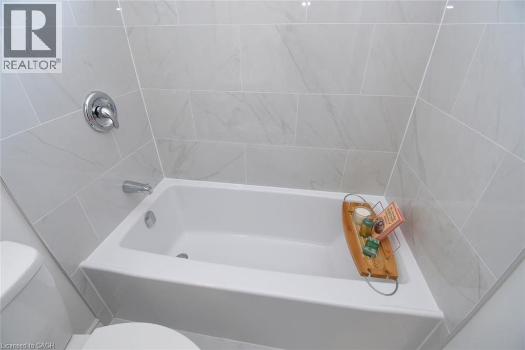 415 East 15th Street, Hamilton, Ontario L9A 4G9 - Photo 16 - 40870100