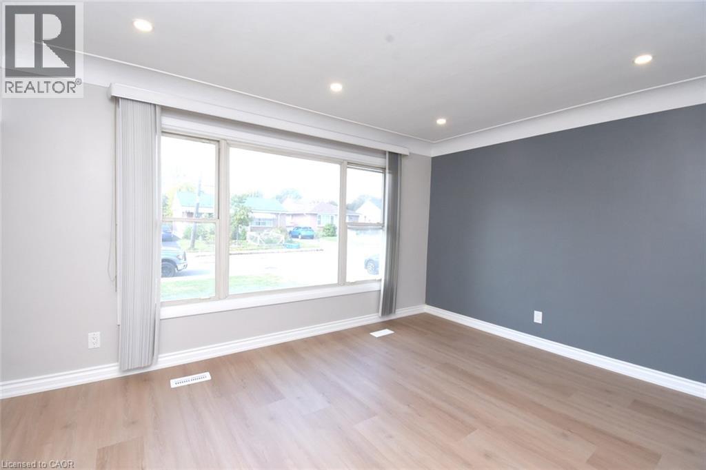 415 East 15th Street, Hamilton, Ontario L9A 4G9 - Photo 7 - 40870100