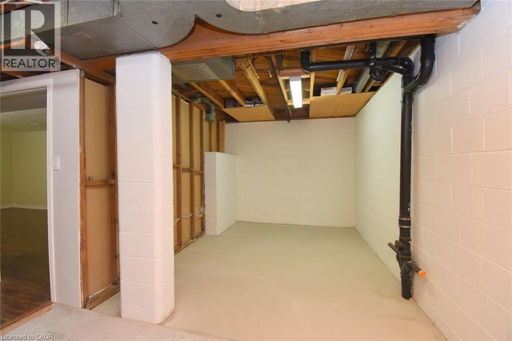 415 East 15th Street, Hamilton, Ontario L9A 4G9 - Photo 23 - 40870100
