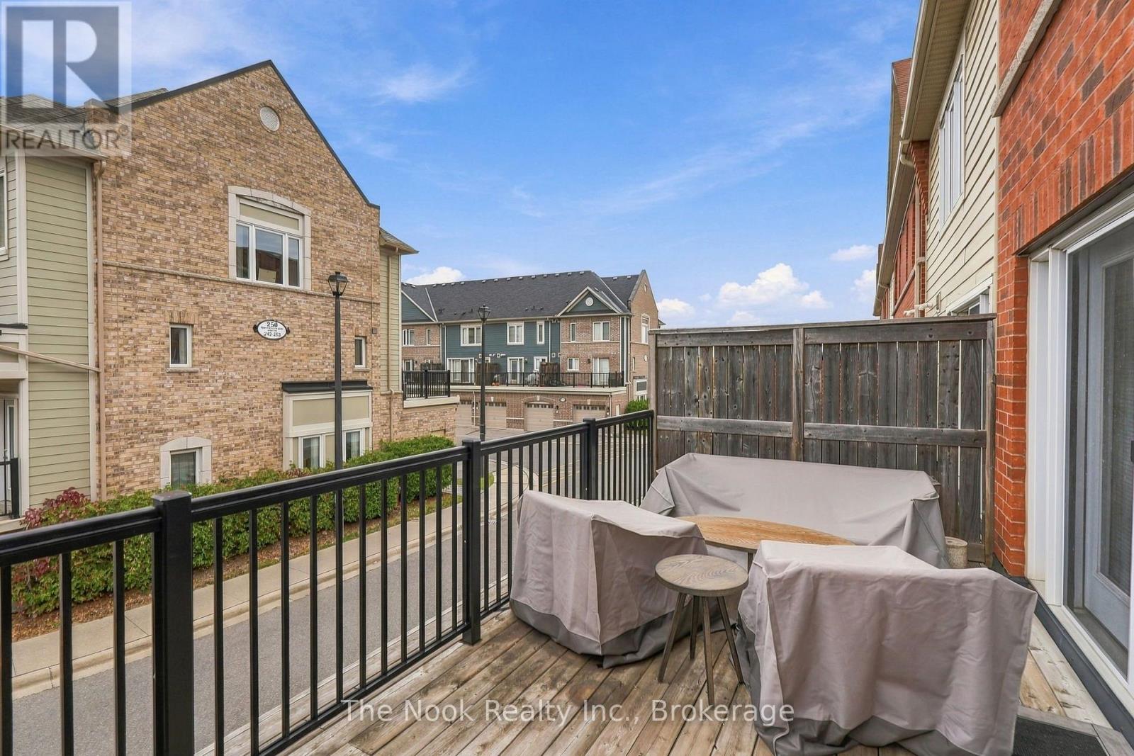 11 - 250 Sunny Meadow Boulevard, Brampton, Ontario  L6R 3Y6 - Photo 16 - W14123714