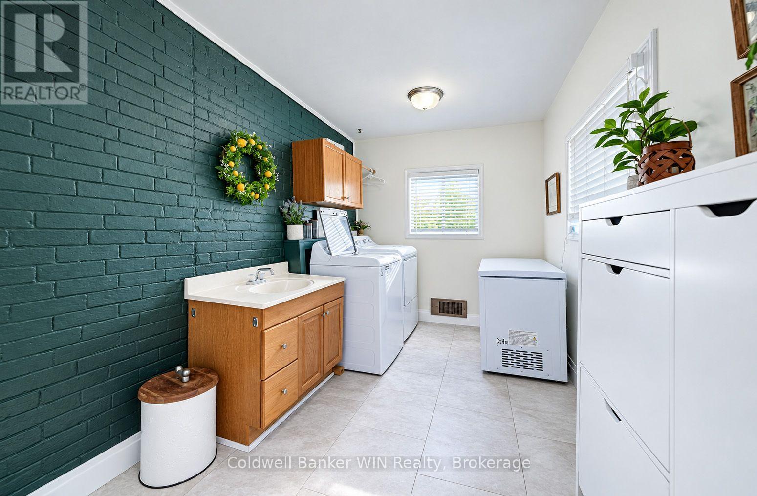37 Queen Street N, Minto, Ontario N0G 1Z0 - Photo 7 - X14123854